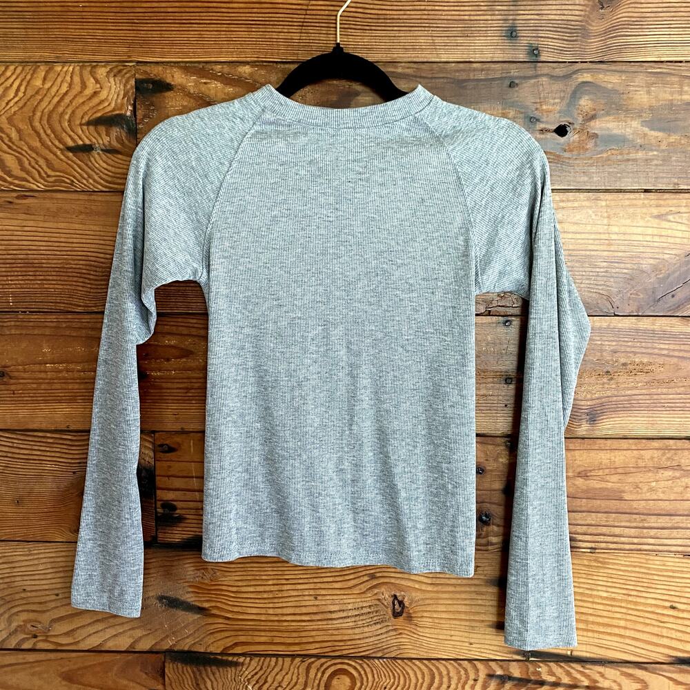 Jolie ribbed gray thermal long sleeve top size small